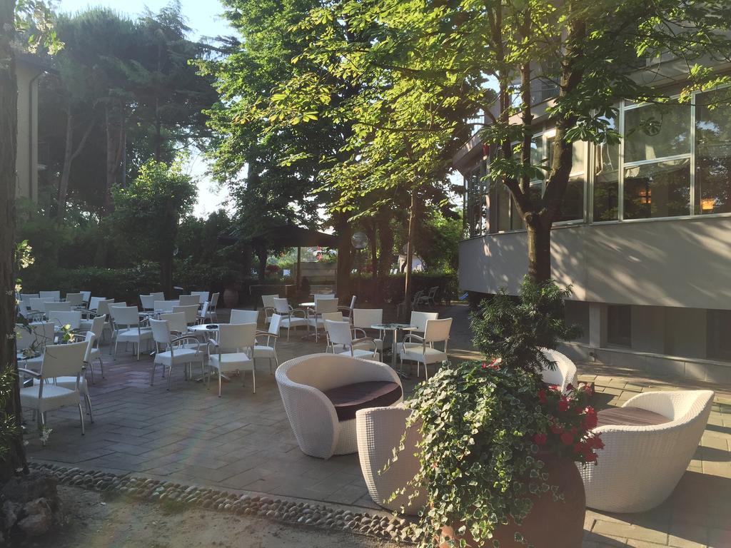 Hotel Plutone Червія Екстер'єр фото