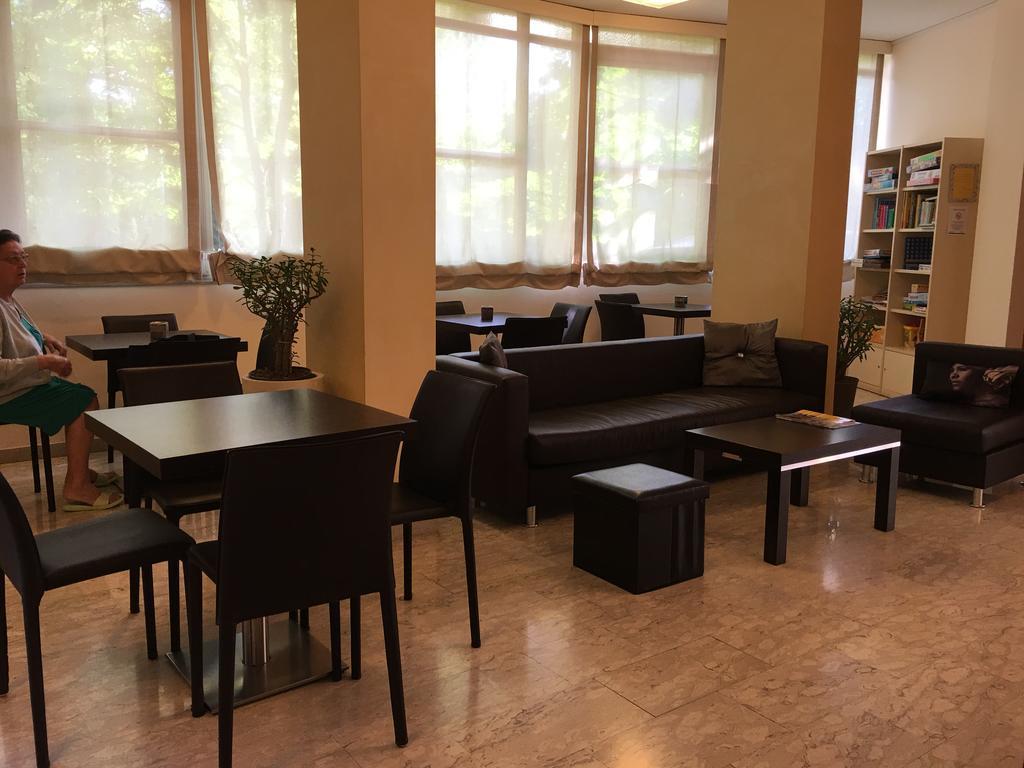 Hotel Plutone Червія Екстер'єр фото