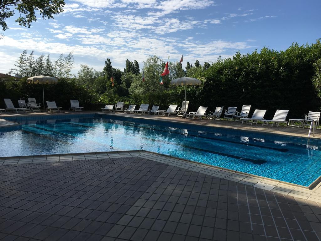 Hotel Plutone Червія Екстер'єр фото